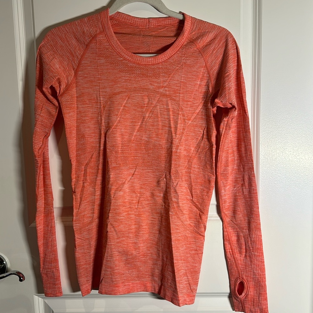 Lululemon swiftly long sleeve, size 6